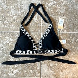 Size M bikini Top Black and White
